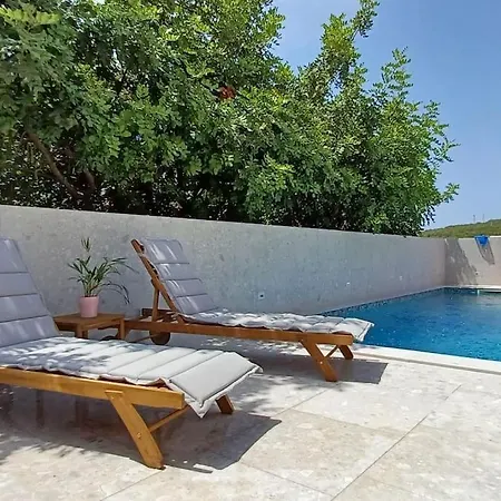 With Pool